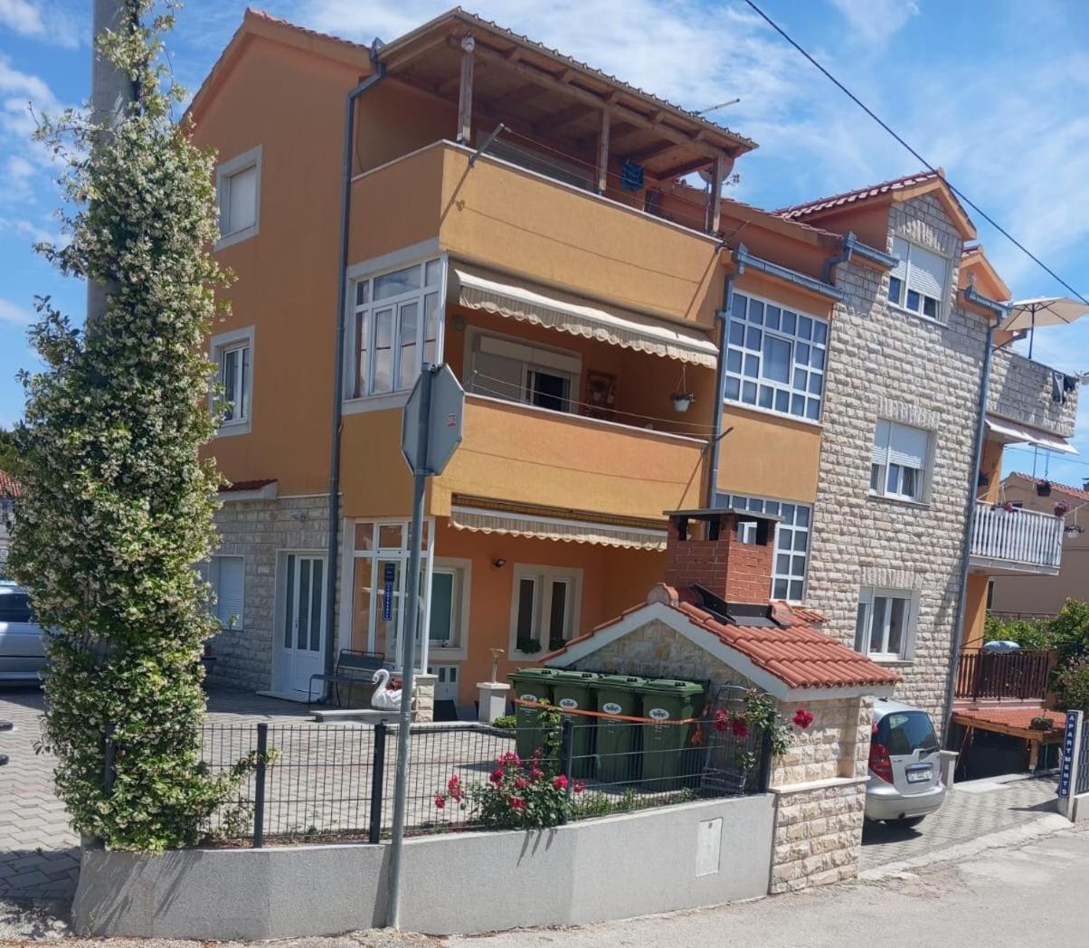 Apartment Radalj Каштела Экстерьер фото
