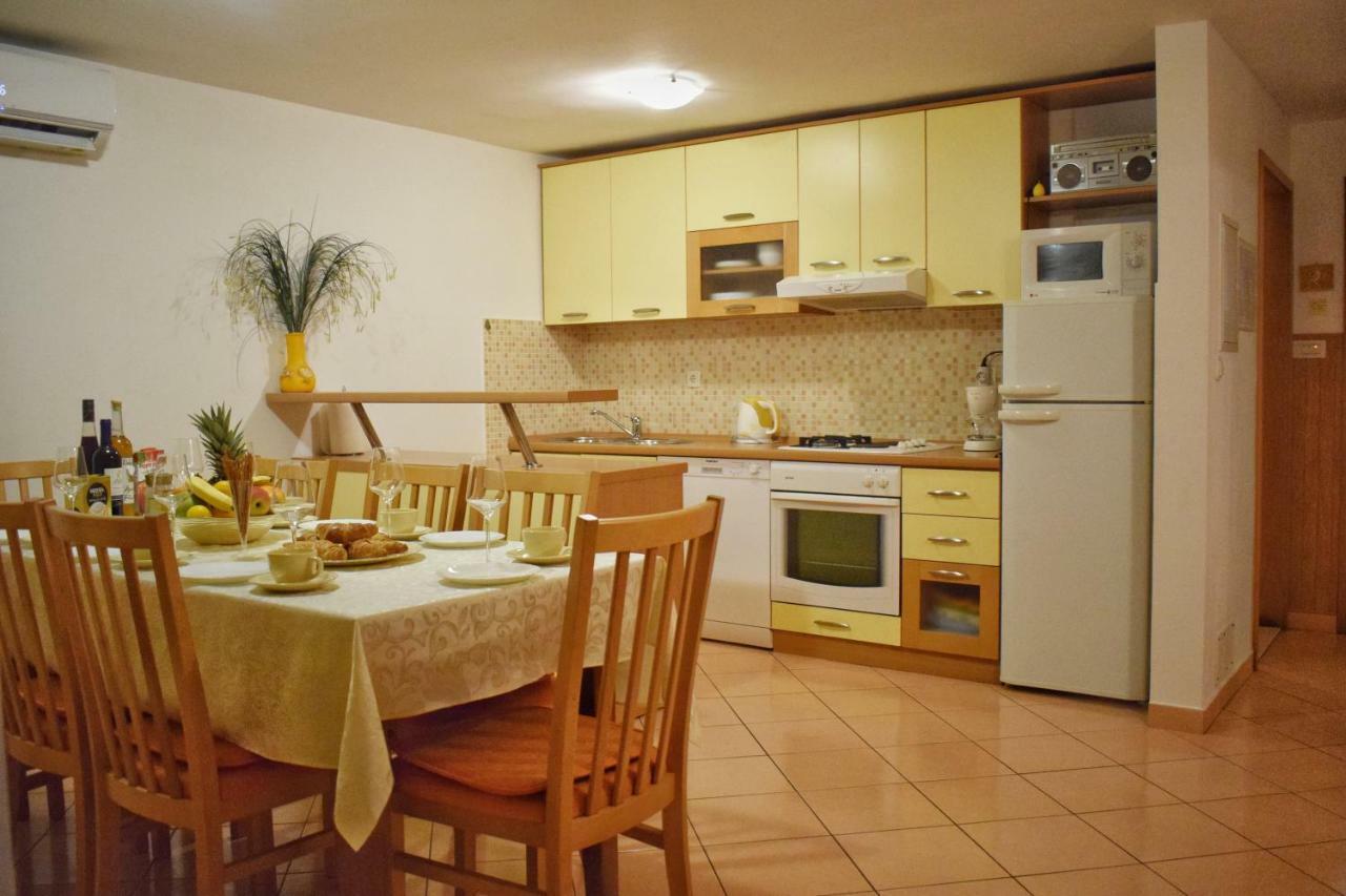 Apartment Radalj Каштела Экстерьер фото